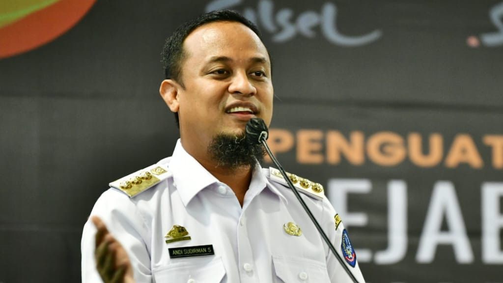 Adik Amran Sulaiman Rutin Buang Duit Pemprov Sulsel Demi Sewa Helikopter?