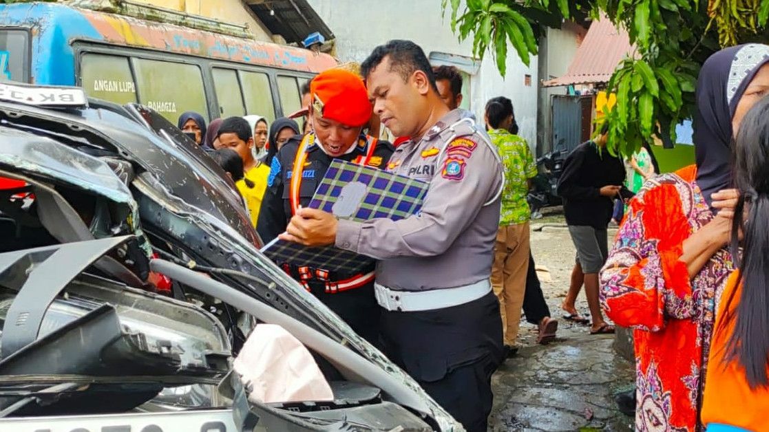 Kereta Api Tabrakan dengan Mobil di Sumut, 4 Orang Tewas