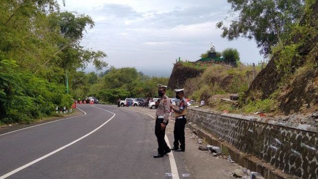 Kecelakaan Mengerikan Bus Pariwisata Tewaskan 13 Orang di Bantul, Polisi Olah TKP