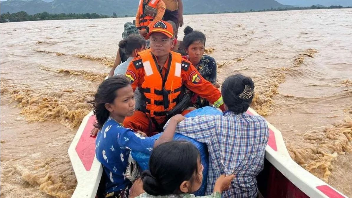 Bocah di Myanmar Jadi Pahlawan Besar, Selamatkan Ratusan Orang Saat Banjir