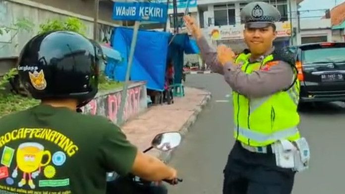 Viral Polantas Joget-joget Tertibkan Pengguna Jalan, Polisi Dinilai Sedang Hilangkan Kesan Garang