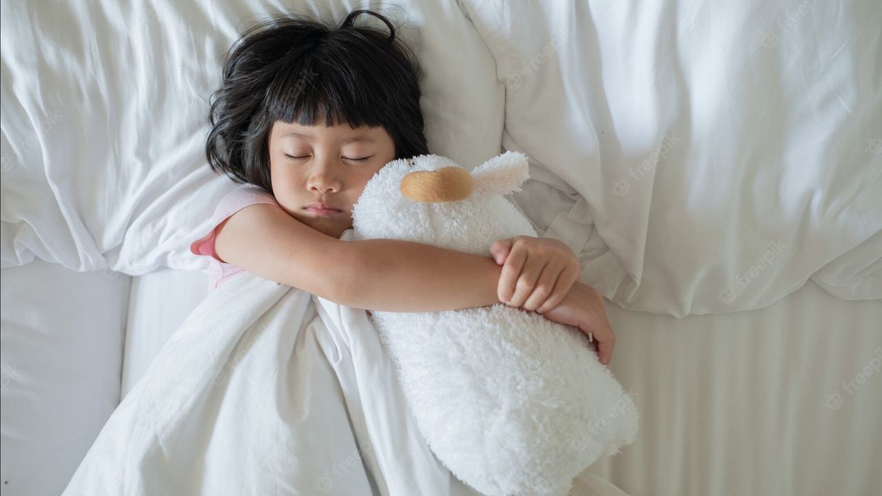 Umur Berapa Anak Tidur Sendiri Menurut Islam? Simak Penjelasan Berikut