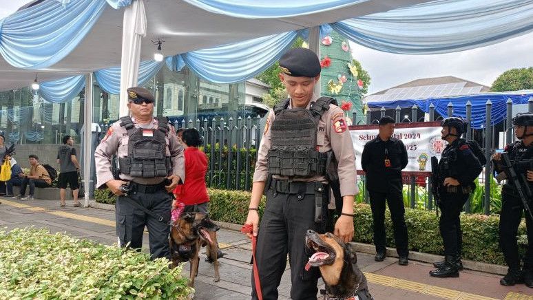 Sepuluh Anjing K-9 Disiagakan untuk Jaga Misa Perayaan Natal di Gereja Katedral Jakarta