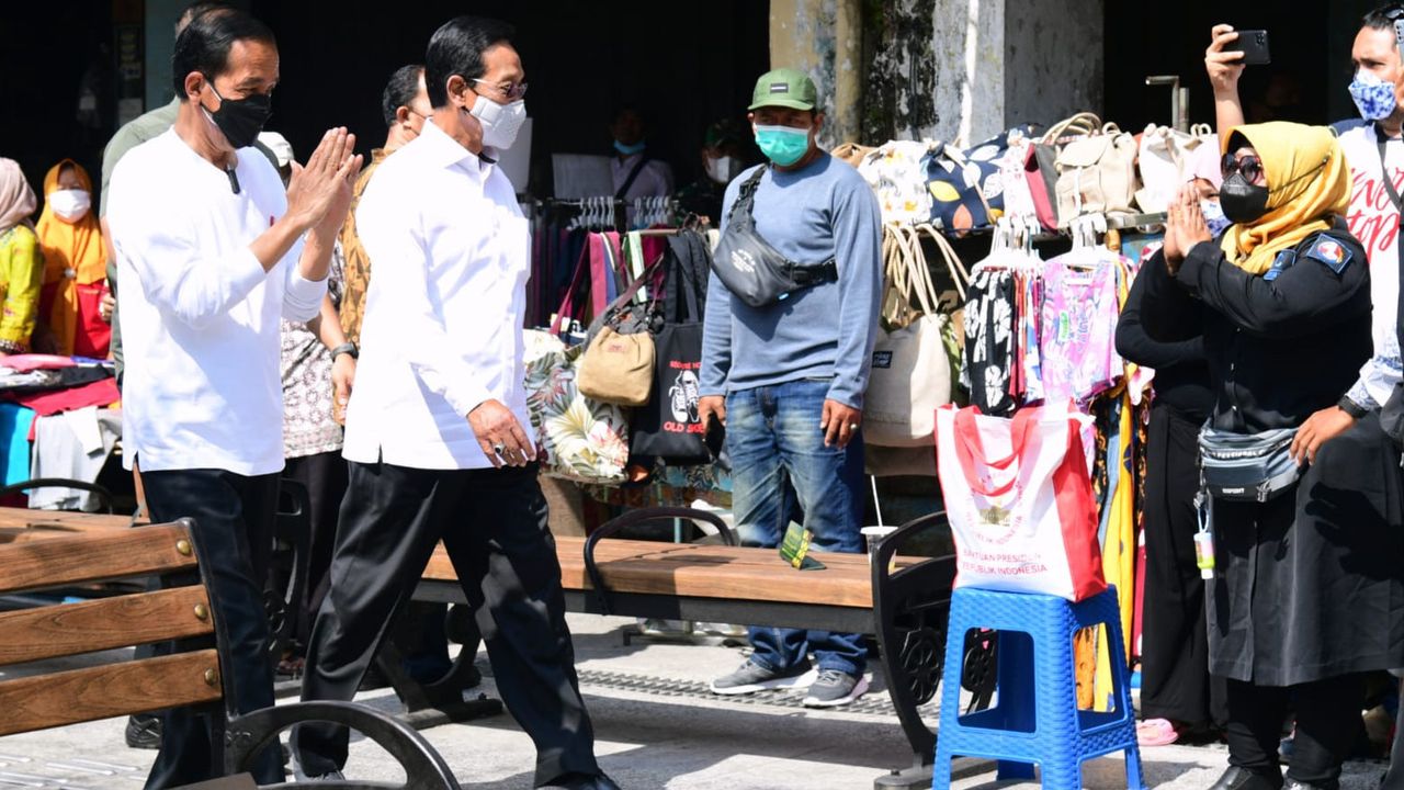 Jokowi Sebar Bantuan Rp1,2 Juta, PKL Malioboro Teriak: Masih Kurang!