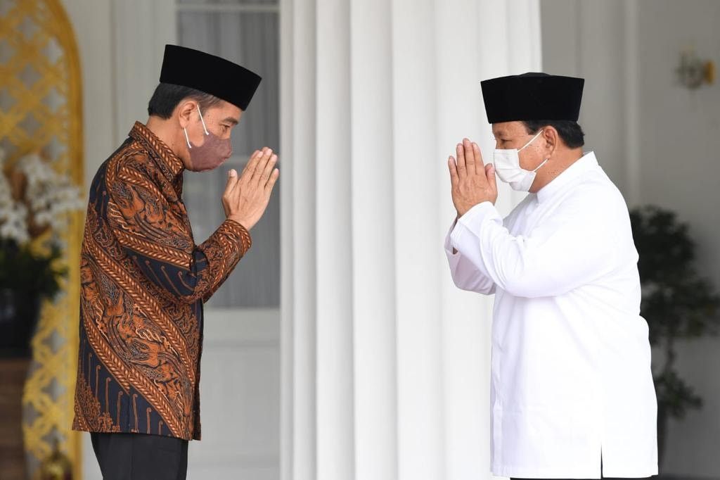 Prabowo Tertawa Saat Respons Wacana Duet Bareng Jokowi di Pilpres 2024
