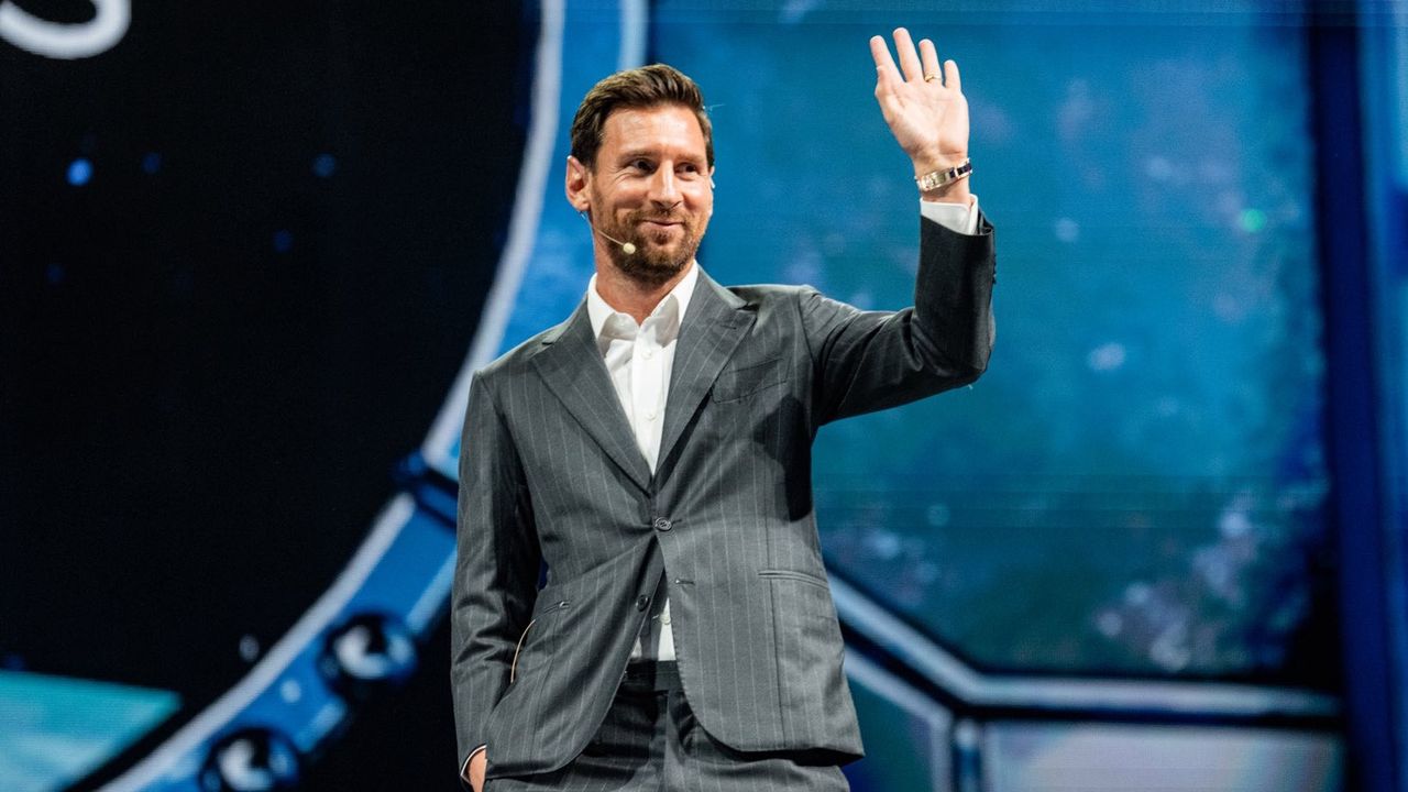 Bakal Ada Patung Messi di Stadion Barcelona Camp Nou