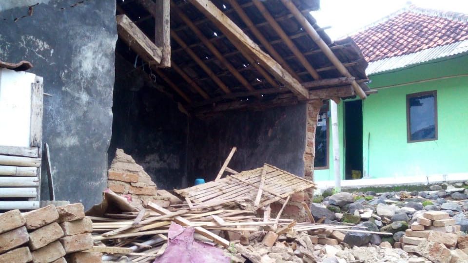 Belasan Rumah Rusak Akibat Guncangan Gempa M 4,2 di Brebes