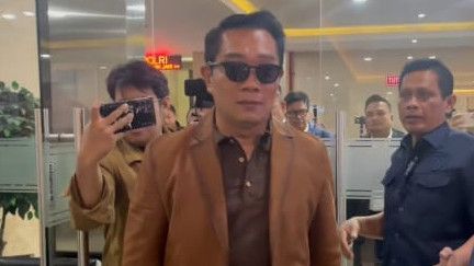 Berlaga Mirip Model, Ini Penampilan Ridwan Kamil Bersiap Tes DNA Anak Lisa Mariana