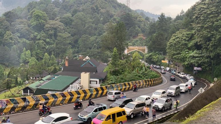 Antisipasi Kemacetan Total Saat Libur Panjang Idul Adha, Polisi Terapkan Ganji Genap Lalin Puncak-Cianjur