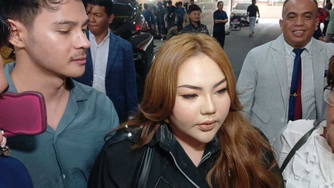 Histeris Usai Jalani Pemeriksaan, Lisa Mariana: 1.000 Persen Itu Anaknya Ridwan Kamil!