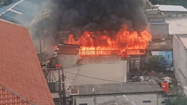 Penyebab 13 Rumah Kontrakan di Klender Jaktim Terbakar