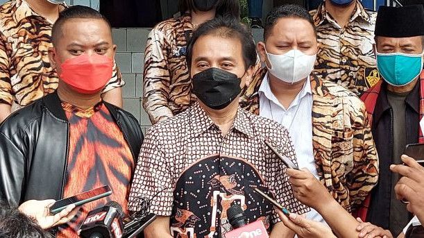 Roy Suryo Kembali Diperiksa Usai Jadi Tersangka Kasus Meme Stupa Mirip Jokowi, Polisi: Sempat Makan Siang dan Ibadah Sebelum Diperiksa..