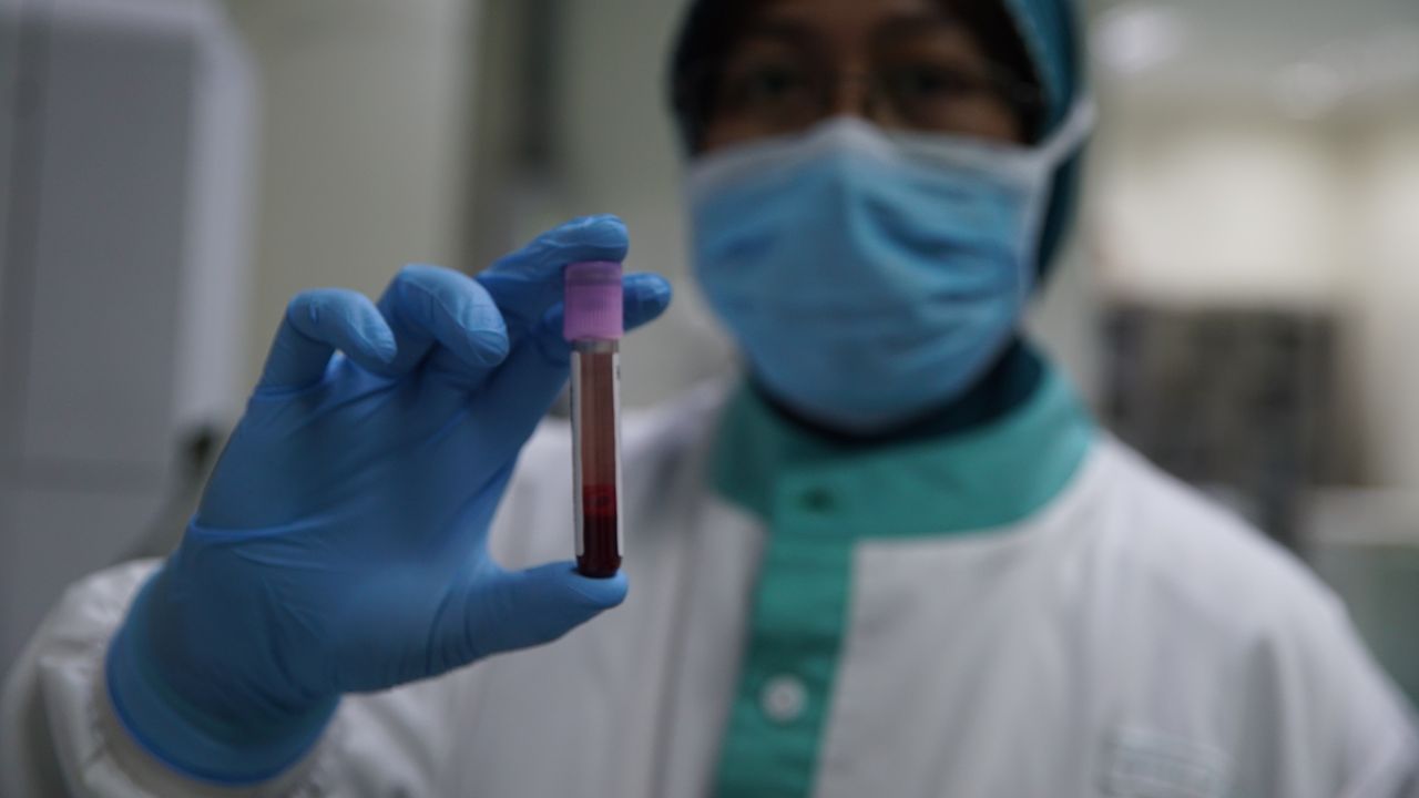 Benarkah China Menjadikan Masyarakat Indonesia Kelinci Percobaan Lewat Vaksinnya?