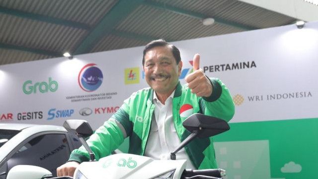 Dukung Percepatan Penggunaan Kendaraan Listrik, Luhut: Targetnya Indonesia Zero Emisi 2060