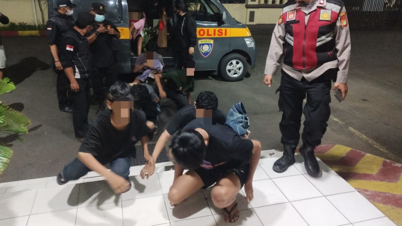 Bersenjata Kelewang dan Pedang, 9 Remaja Hendak Tawuran di Ciledug Ditangkap Polisi
