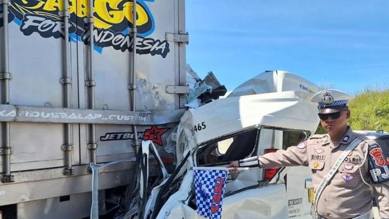 Sopir Travel Kecelakaan Maut di Tol Cisumadawu Ditetapkan Jadi Tersangka