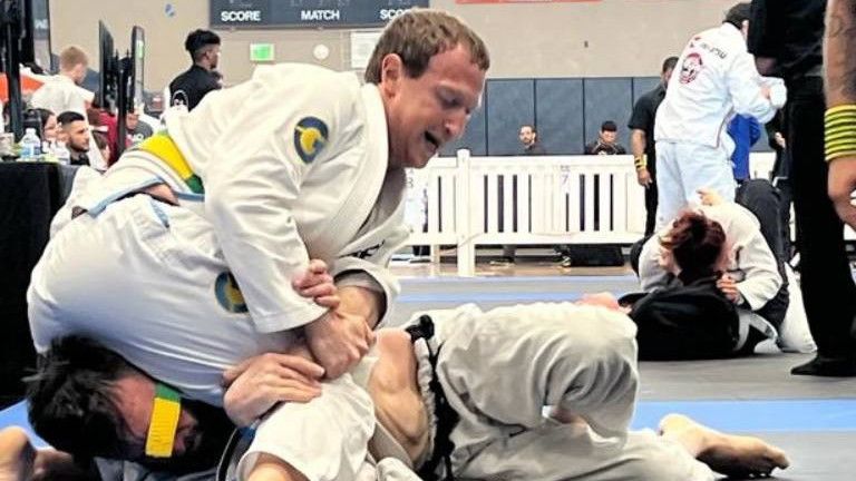 Bos Facebook Mark Zuckerberg Dapat Medali Emas dalam Turnamen Jiu Jitsu