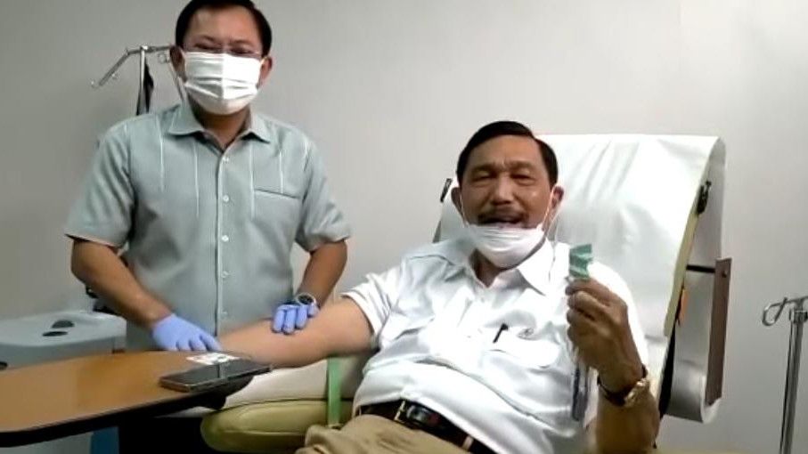 Momen Darah Luhut Diambil Dokter Terawan untuk Vaksin Nusantara