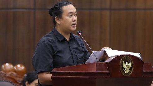 Hujan Kritik Usai Disunatnya Hukuman untuk Terdakwa Penyiram Air Keras ke Andrie Yunus