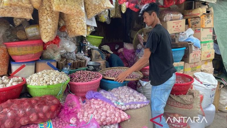 Bikin Pedagang Mengeluh, Harga Cabai hingga Daging di Pasar Tradisional Senen Naik Gila-gilaan