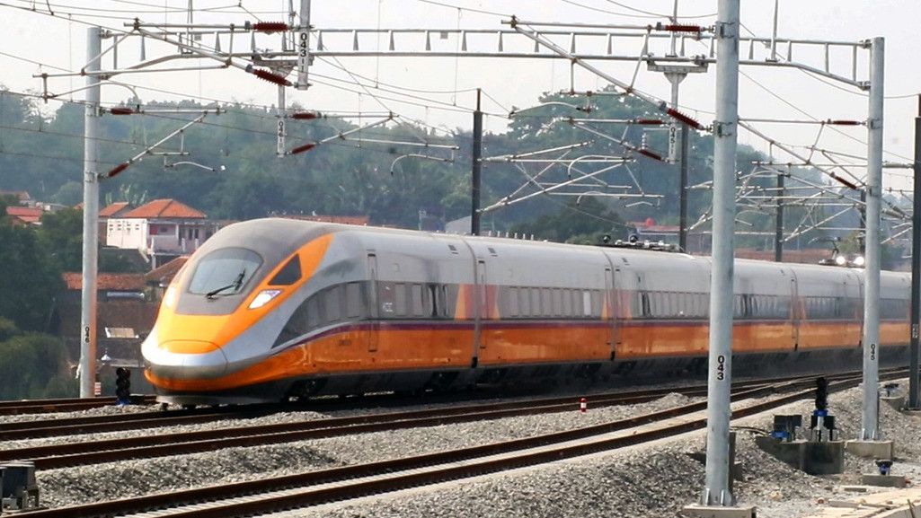 Kereta Api Cepat Jakarta-Bandung Akan Beroperasi Pertengahan Agustus 2023