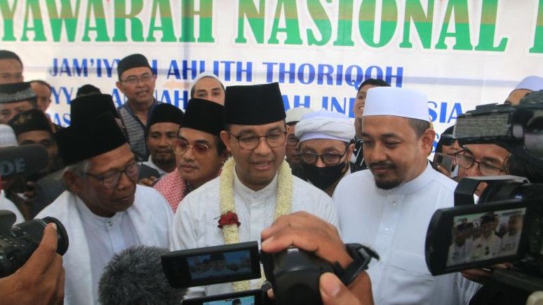 Anies Hadiri Thoriqoh Syathoriyyah di Lumajang Jawa Timur