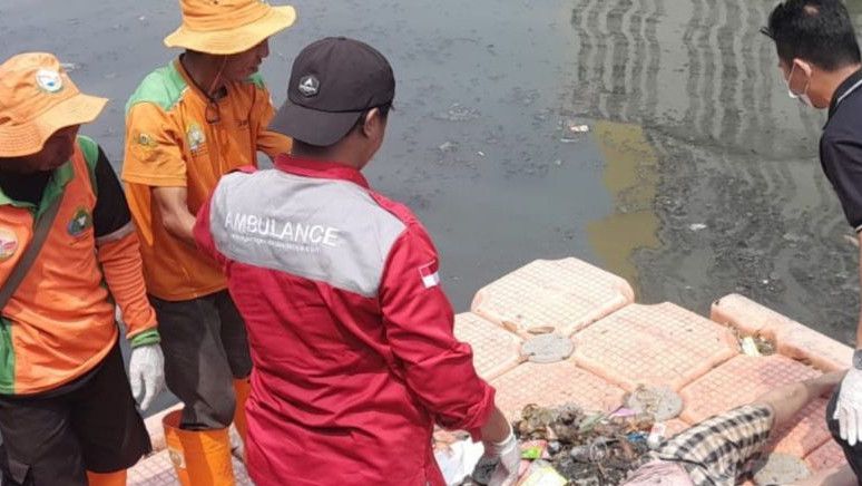 Kronologi Penemuan Jasad Wanita Mengapung di Kali Sentiong Sunter Jakut