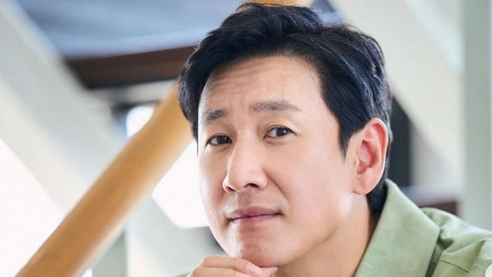 Sutradara Film Parasite dan Asosiasi Seniman Korea Tuntut Investigasi Tuntas Kasus Lee Sun Kyun