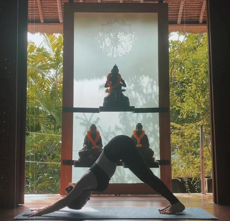 Ariel Tatum yoga (Foto: Instagram/@arieltatum)