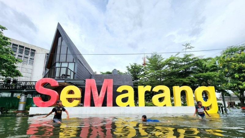 Tak Cuma Banjir, Longsor Juga Timpa Kota Semarang, Pilu!