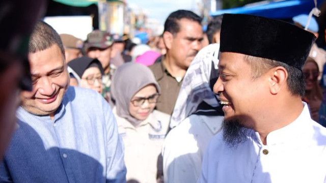 Bertemu di Pasar, Gubernur Sulsel Sudirman dan Walkot Makassar Appi Banyak Tersenyum