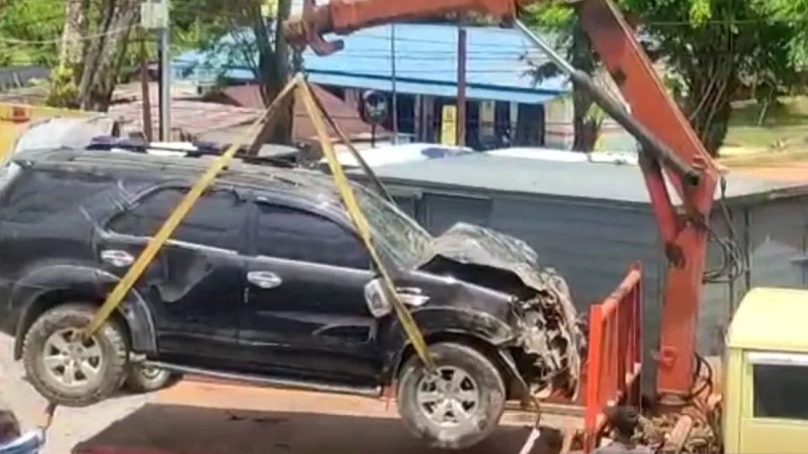 Sopir Fortuner Tewas Tabrak Truk di Tangsel, Mobil Hancur Parah