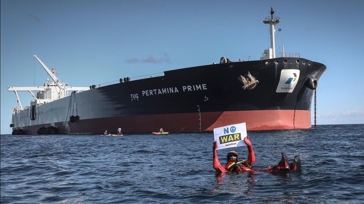 Terungkap! Alasan Kapal Pertamina Prime Dicegat Greenpeace: Embargo Minyak Rusia