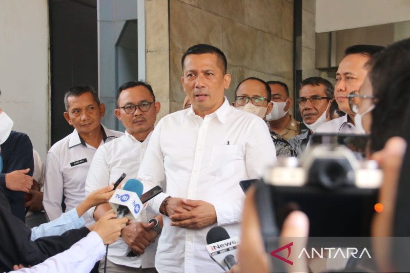 Apa DPRD Terlibat dalam Kasus Adil yang Gadaikan Kantor Bupati Meranti Rp100 Miliar?