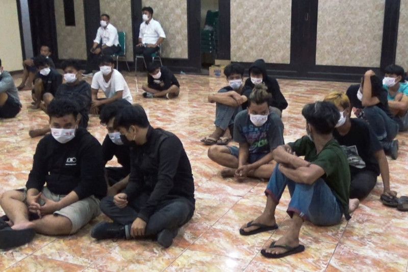Polisi Tangkap 28 Terduga Pelaku Tarung Bebas di Makassar