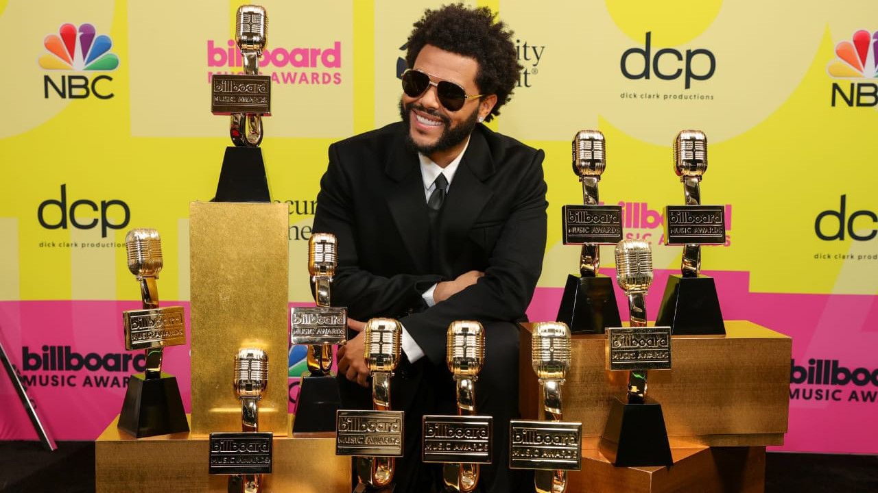 Fantastis, The Weeknd Raih 10 Penghargaan di Billboard Music Awards 2021