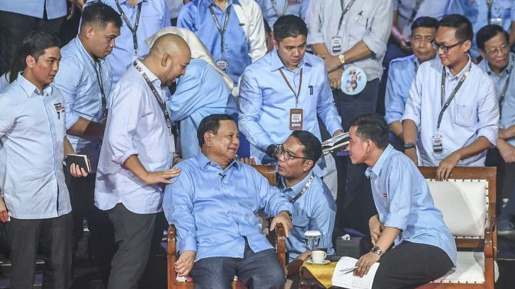 KPU Tegur Gibran yang Kelewat Bertingkah Saat Prabowo Berdebat dengan Anies soal Putusan MK