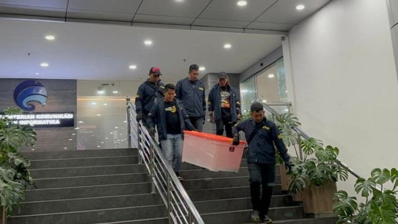 11 Pegawai Komdigi Jadi Tersangka Judi Online, Polisi Langsung Geledah Kantor Menteri Meutya