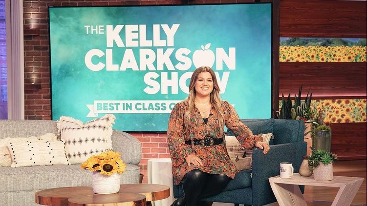 Ambil Alih Program Ellen DeGeneres, Kelly Clarkson Siap Gantikan dengan Programnya yang Pernah Sukses