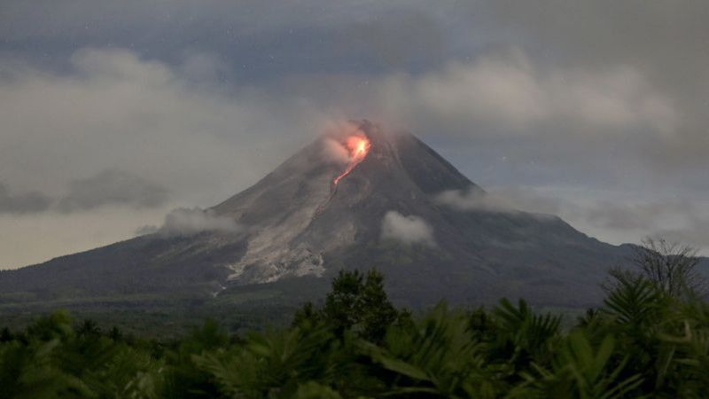 Update Kondisi Gurung Merapi Hari Ini:  Luncurkan Guguran Lava Pijar 17 Kali