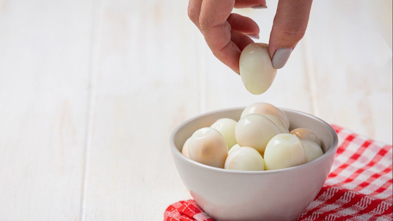 5 Tingkat Kematangan Telur Rebus dan Cara Bikin Tekstur Creamy