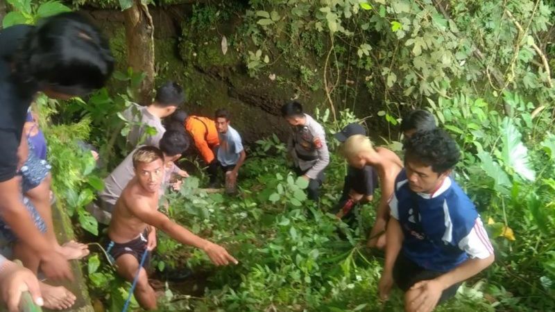 Bule Lansia Asal Jerman Jatuh dari Tebing Air Terjun Lombok, Tulangnya Patah