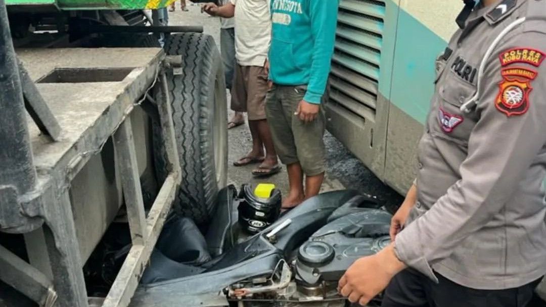 Viral Polisi Bripda Novandro Jadikan Motornya Pengganjal Bus yang Akan Kecelakaan di Pontianak