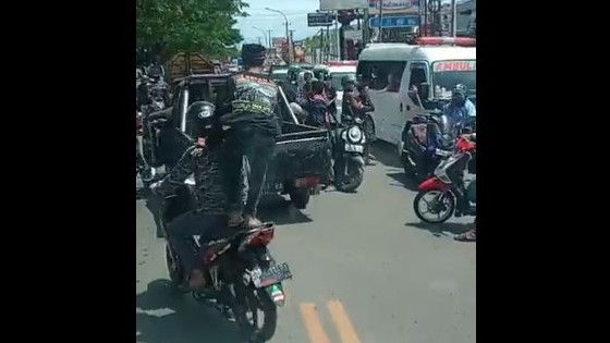 Lagi, Pengantar Jenazah Bertindak Brutal di Makassar, Keroyok Sopir Mobil