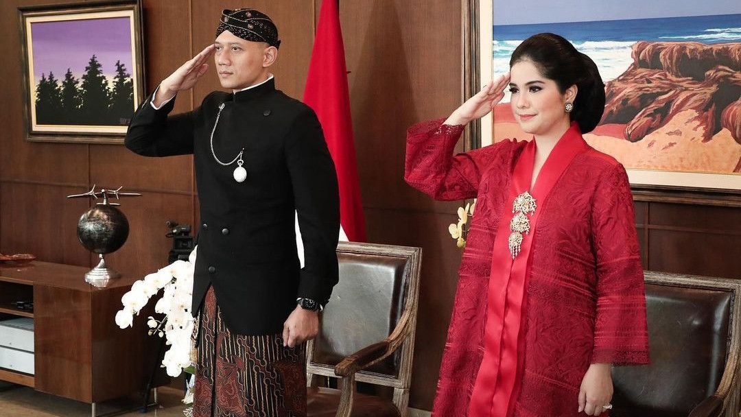 AHY dan Annisa Pohan Kompak Pakai Baju Adat Saat HUT RI, Netizen: Lagi Main Presiden-presidenan di Cikeas