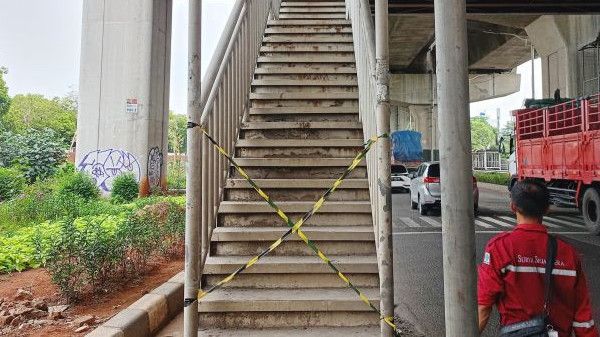 JPO Tipar Cakung Kini Diberi Safety Line Usai Kerusakannya Diviralkan