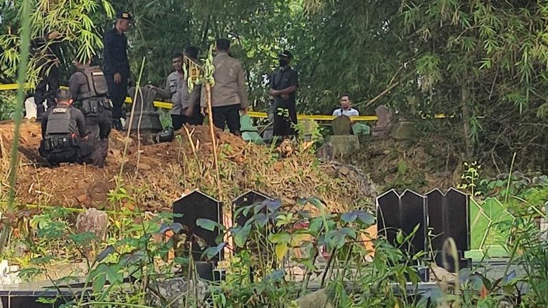 Lagi Gali Kubur, Pria di Trenggalek Dihebohkan dengan Penemuan Mortir Peninggalan Perang Dunia II