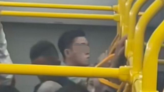 Tak Tahu Malu! Pria Asyik Onani di TransJakarta, Korban Sempat Mengira Kena Cairan Pendingin Ruangan