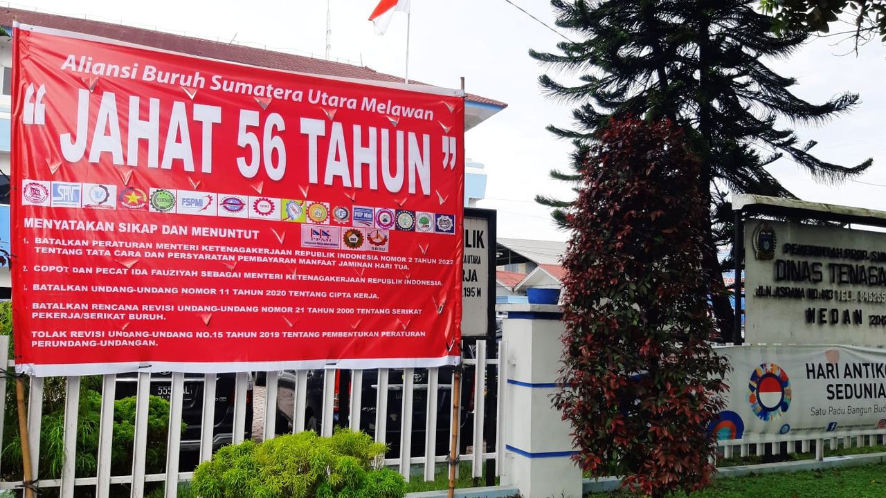 'Melawan Jahat 56 Tahun', Buruh di Medan Kecam Permenaker Soal JHT