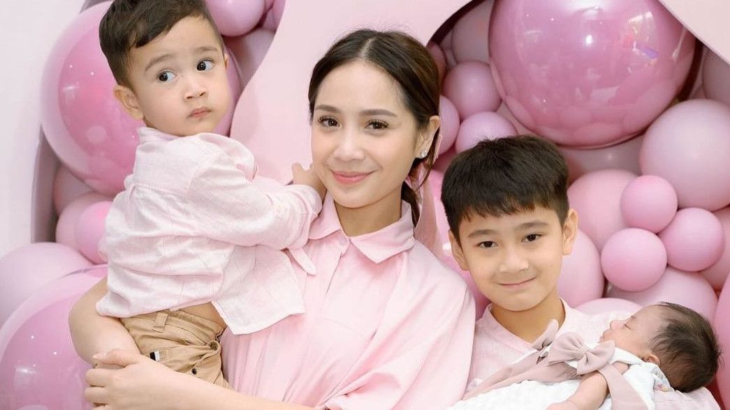 Jalani Prosesi Aqiqah, Wajah Lily Bayi Raffi Ahmad dan Nagita Slavina Akhirnya Muncul